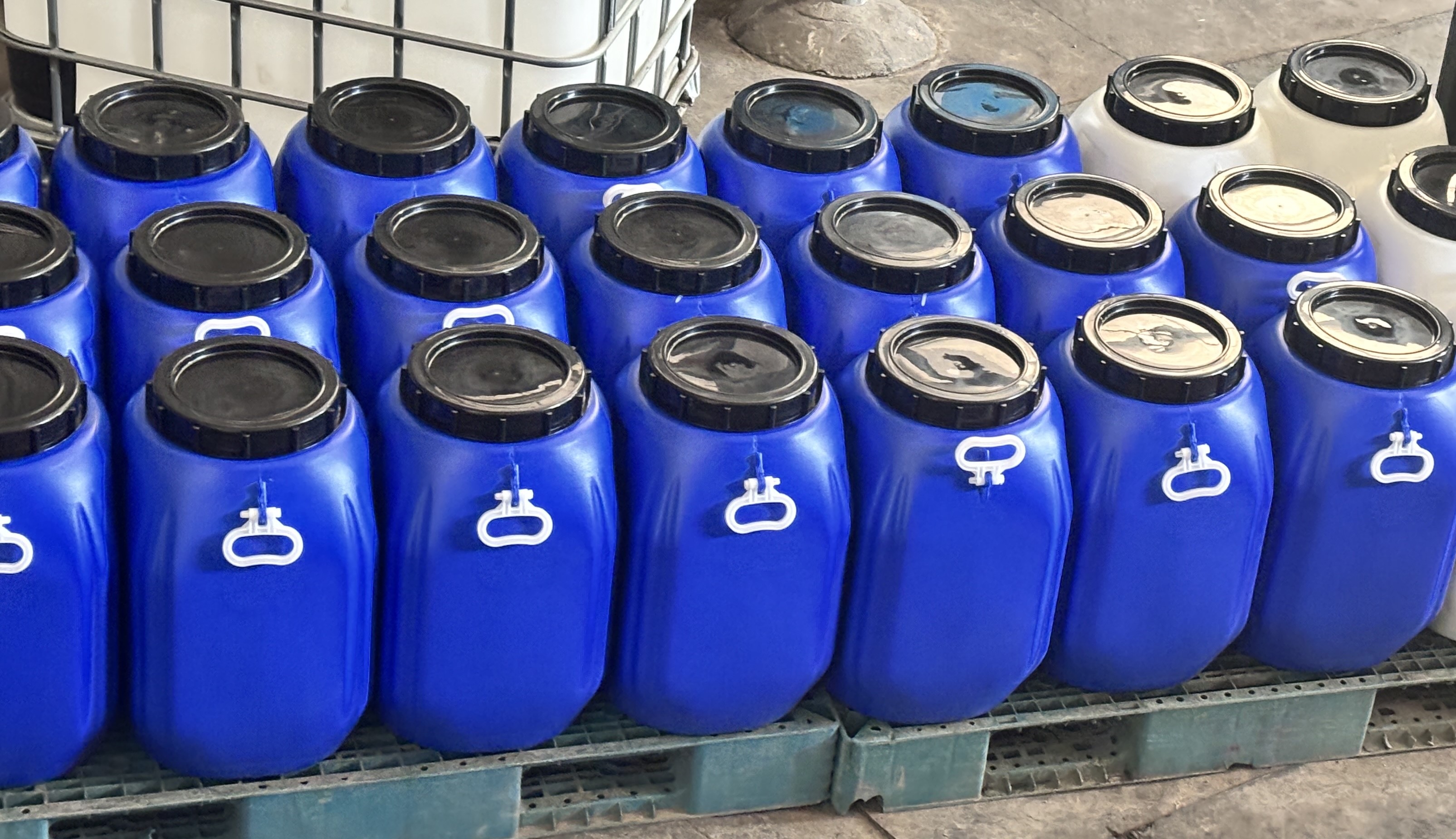 告别泡沫困扰：高效切削液消泡剂打造无泡沫高效金属加工新境界